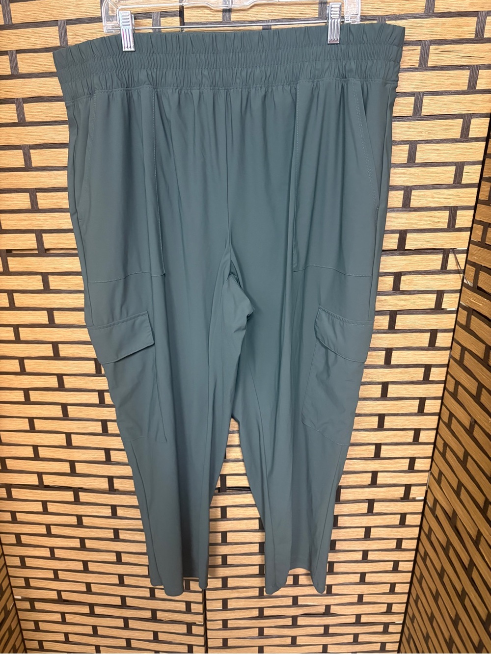 Old navy sleektech green cargo active pants size XXL